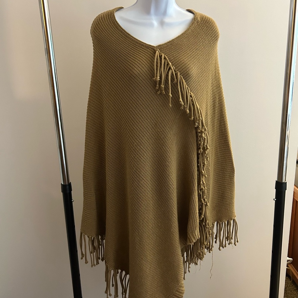 Vintage BCBGMaxAzria Tan Fringed Poncho